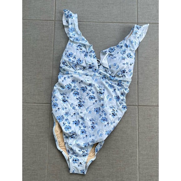 A PEA IN THE POD Maternity Swimsuit Medium White Blue NEW Floral Ruffle Beach - Picture 1 of 7